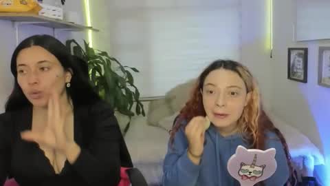 Snapshot of nixy_fresa chatting on October 8, 12:00 pm nixy_fresa online show from October 8, 12:00 pm
