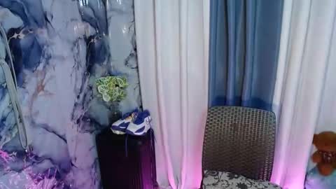 njay_16 online show from September 15, 11:33 am