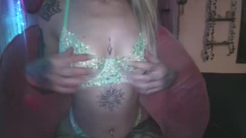 Leah online show from March 10, 9:02 am