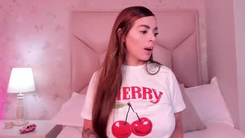 Snapshot of noa_butterfly chatting on February 10, 11:46 am ambarsulliva online show from February 10, 11:46 am