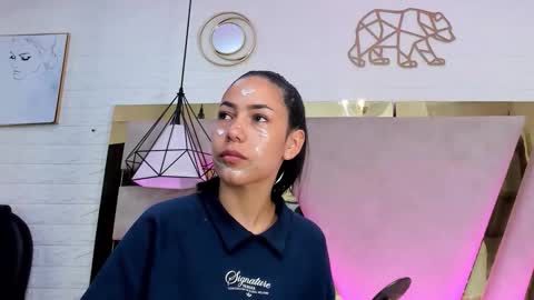 Zoe  online show from February 20, 12:40 pm