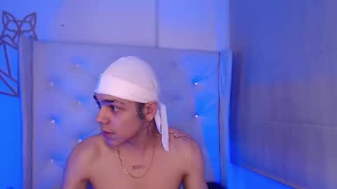 Zoe  online show from January 10, 3:23 am