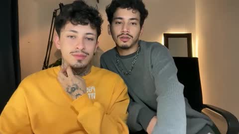 noah_and_steven online show from June 5, 9:53 pm