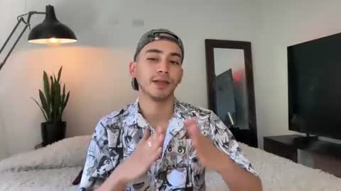 noah_and_steven online show from July 28, 3:21 pm