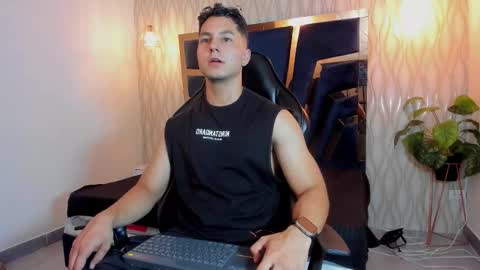 Noah online show from March 28, 5:36 pm