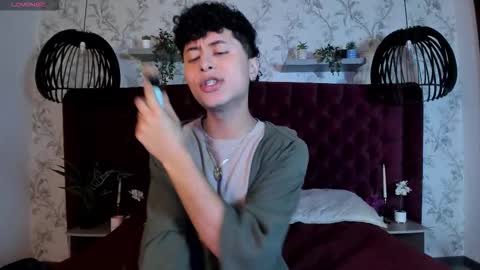 noah_dupont_ online show from March 5, 12:14 pm