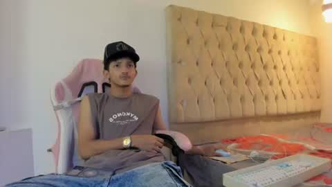 noah_jacksxn online show from June 21, 9:27 am