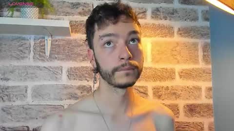 Snapshot of noah_ricci_ chatting on September 13, 12:51 pm online show from September 13, 12:51 pm