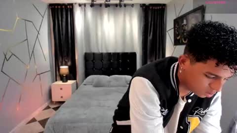 noah_smith04 online show from February 22, 1:57 pm