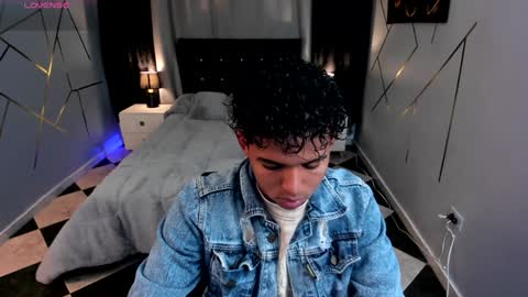 noah_smith04 online show from January 29, 12:45 pm