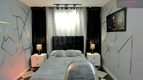 noah_smith04 online show from February 21, 12:50 pm