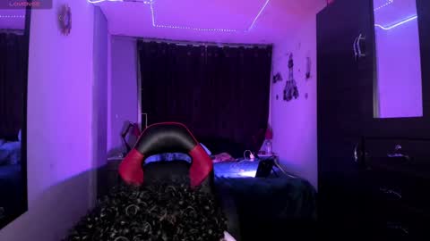 noah_smith04 online show from September 12, 5:42 am