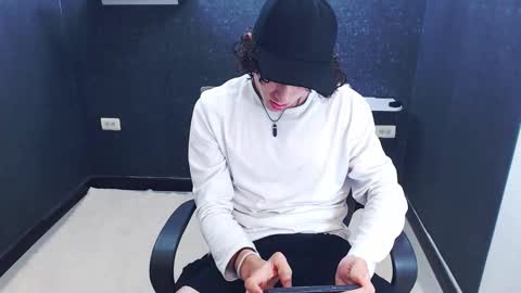 noah_sokolov online show from January 10, 11:21 pm