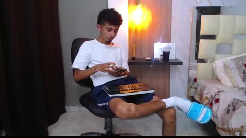 NOAH online show from October 9, 7:52 pm