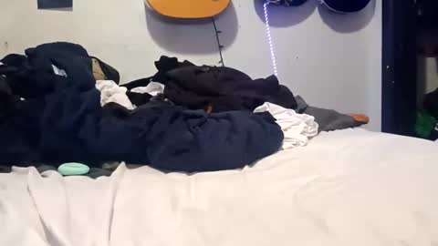 Noah Wesley online show from November 22, 6:01 am