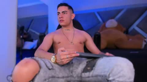 Welcome to Noah room online show from March 20, 4:28 am