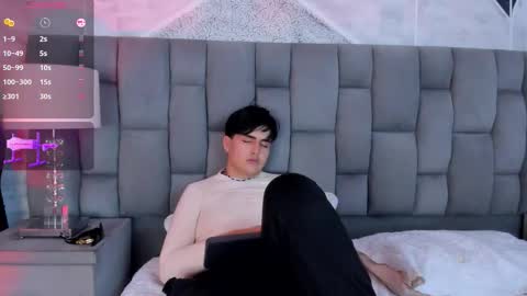 Noah Wolf online show from February 24, 4:59 am