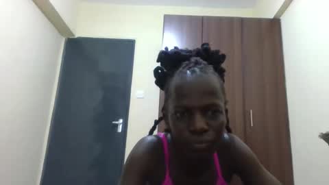 noellah331236 online show from October 26, 8:52 pm