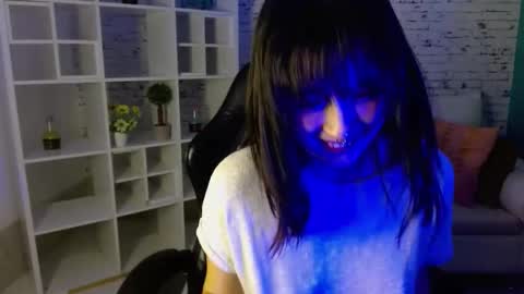 Snapshot of noeva_ chatting on October 11, 12:37 am Noeva online show from October 11, 12:37 am