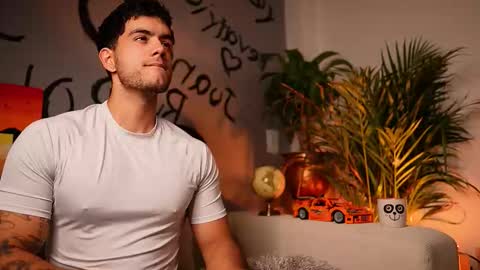 Snapshot of noha_miler chatting on September 25, 12:28 am kevin online show from September 25, 12:28 am