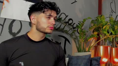 Snapshot of noha_miler chatting on February 8, 1:00 am kevin online show from February 8, 1:00 am