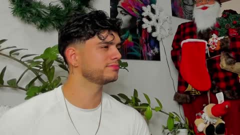 Snapshot of noha_miler chatting on December 29, 12:20 am kevin online show from December 29, 12:20 am