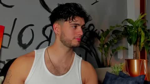 Snapshot of noha_miler chatting on March 1, 12:07 am kevin online show from March 1, 12:07 am