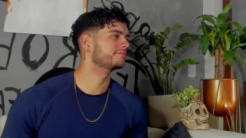 Snapshot of noha_miler chatting on February 22, 8:42 pm kevin online show from February 22, 8:42 pm