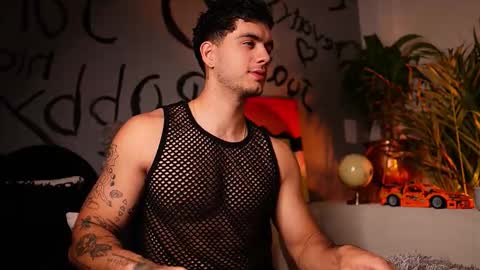 Snapshot of noha_miler chatting on September 20, 12:35 am kevin online show from September 20, 12:35 am