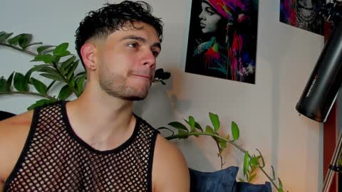 Snapshot of noha_miler chatting on January 18, 12:13 am kevin online show from January 18, 12:13 am