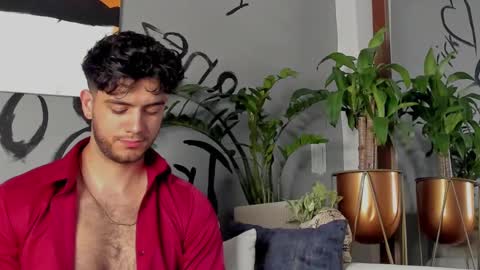 Snapshot of noha_miler chatting on February 19, 12:46 am kevin online show from February 19, 12:46 am