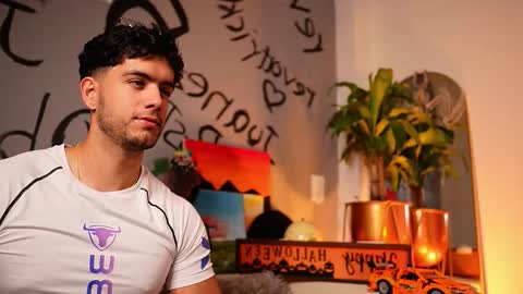 Snapshot of noha_miler chatting on October 28, 8:10 pm kevin online show from October 28, 8:10 pm