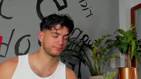 Snapshot of noha_miler chatting on March 6, 1:27 am kevin online show from March 6, 1:27 am