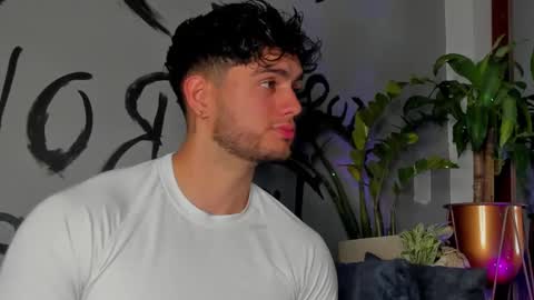 Snapshot of noha_miler chatting on March 8, 7:31 pm kevin online show from March 8, 7:31 pm