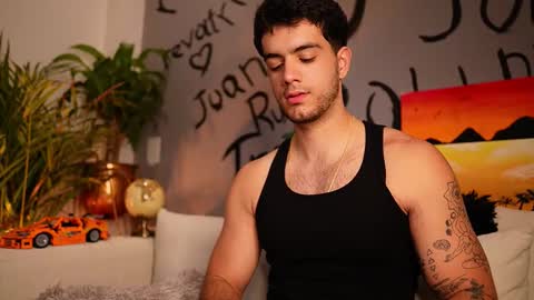 Snapshot of noha_miler chatting on September 24, 12:17 am kevin online show from September 24, 12:17 am