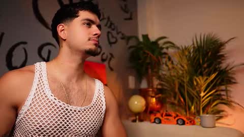 Snapshot of noha_miler chatting on September 16, 12:34 am kevin online show from September 16, 12:34 am