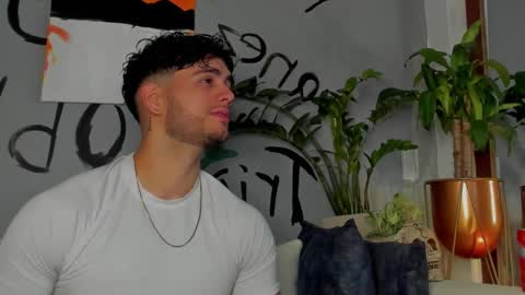 Snapshot of noha_miler chatting on February 19, 11:04 pm kevin online show from February 19, 11:04 pm