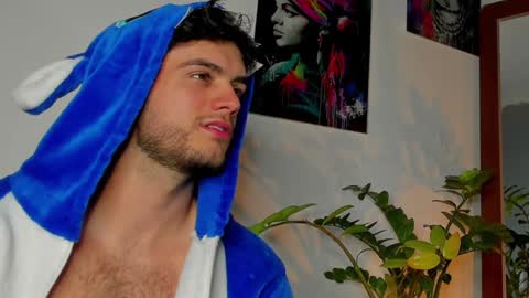 Snapshot of noha_miler chatting on January 24, 3:22 am kevin online show from January 24, 3:22 am