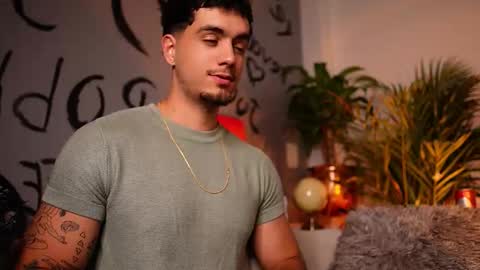 Snapshot of noha_miler chatting on September 14, 10:33 pm kevin online show from September 14, 10:33 pm