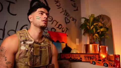 Snapshot of noha_miler chatting on October 26, 12:22 am kevin online show from October 26, 12:22 am