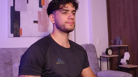 Snapshot of noha_miler chatting on March 6, 9:42 pm kevin online show from March 6, 9:42 pm