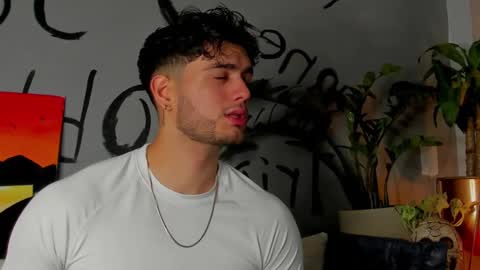 Snapshot of noha_miler chatting on February 27, 6:53 pm kevin online show from February 27, 6:53 pm