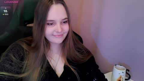 noir_ember_ online show from April 15, 3:26 pm