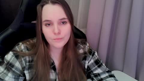 noir_ember_ online show from February 19, 6:18 pm