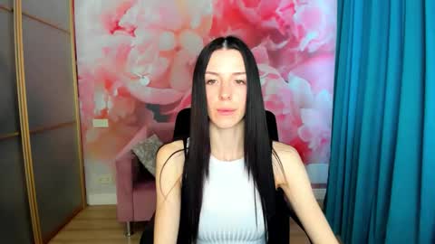 NoirDiva online show from April 21, 5:58 am