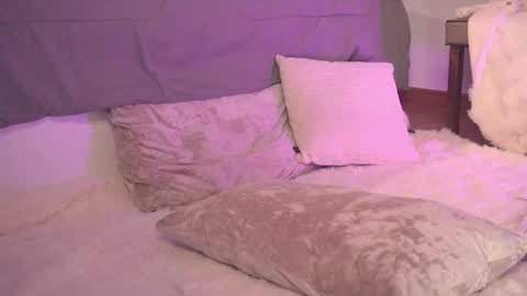 noirelysia online show from February 20, 6:59 am