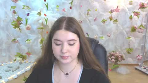 noirwhisper online show from May 25, 9:43 pm