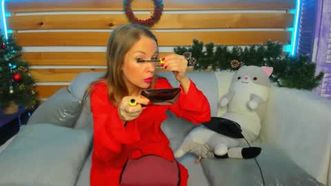 Snapshot of nora_adamss chatting on December 8, 12:46 am Nora online show from December 8, 12:46 am