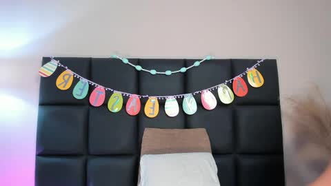 Nora Da Silva online show from April 2, 1:24 am