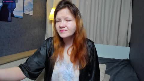Snapshot of nora_lovvv chatting on October 17, 10:19 am Nora online show from October 17, 10:19 am